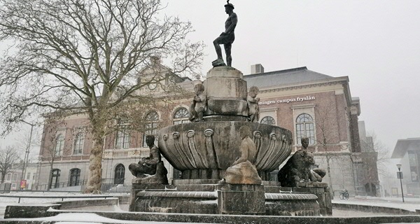 Over Campus Frysl&acirc;n