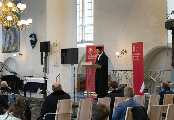 Prof. dr. Caspar van den Berg geeft de Gemma Frisius lezingProf. Caspar van den Berg gives the Gemma Frisius lecture