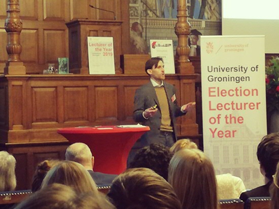 Dr. Thomas Long tijdens zijn lezing in het Academiegebouw