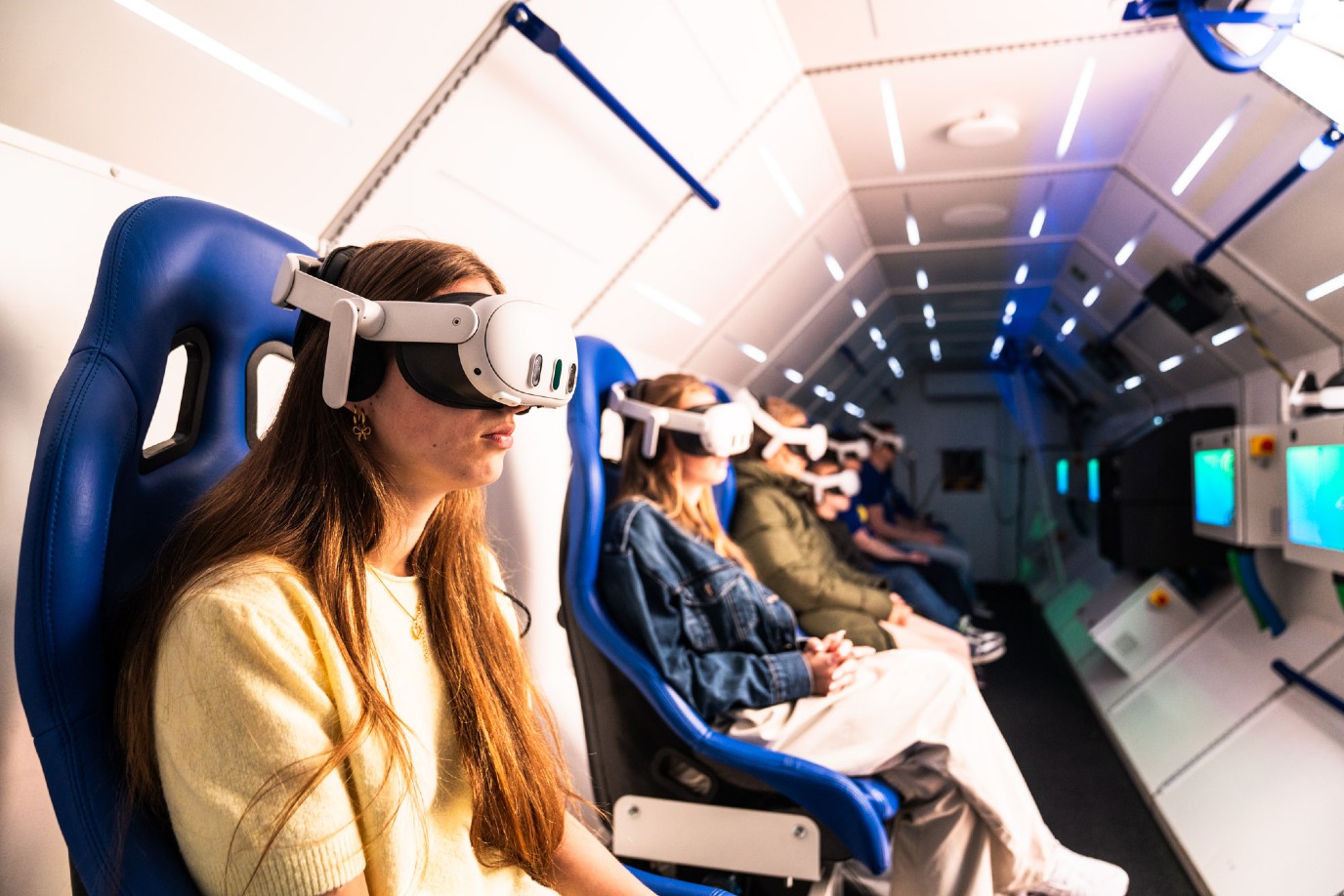 Bezoekers ervaren een ruimtereis in de Spacebuzz