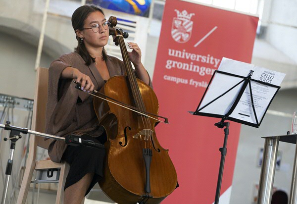 Sakura, a BSc Global Responsibility & Leadership student, gave a musical performance