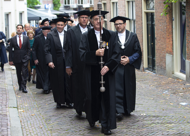 The academic procession led by beadle Bert Kamstra