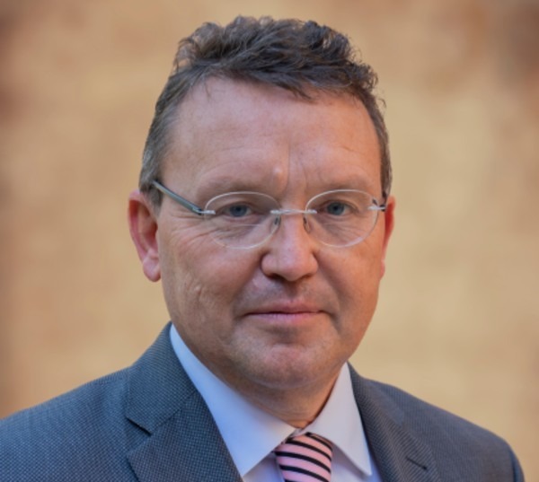 Prof. dr. Jouke de Vries Voorzitter College van Bestuur, Rijksuniversiteit Groningen