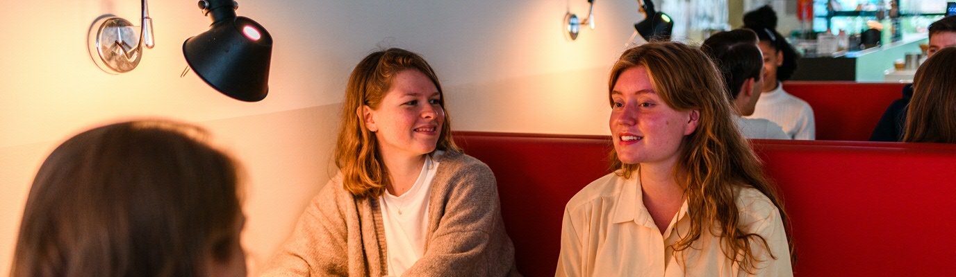 Samen koffie drinken in Groningen