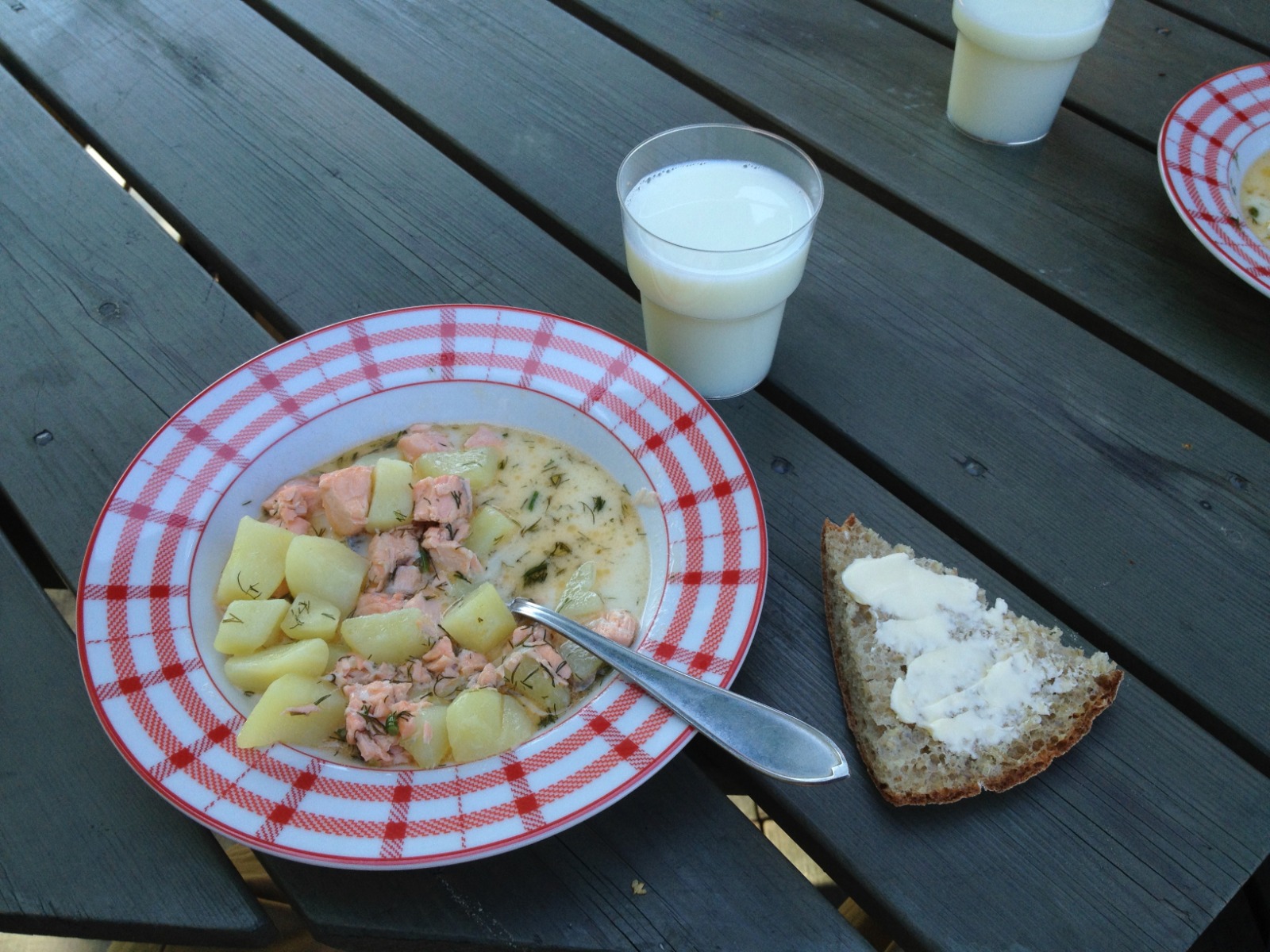 The best way to eat salmon soup