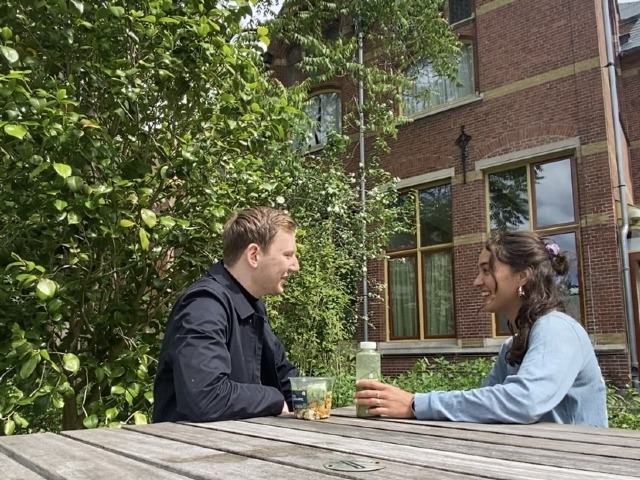Sander and Maimoena enjoying a study break in the sun&nbsp;
