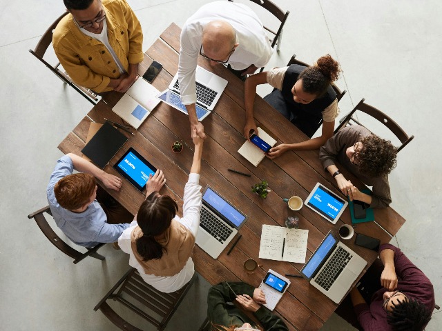 How does teamwork go together with digitalization?