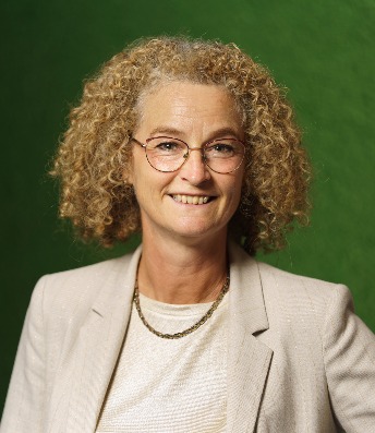drs. Nienke Bastiaans Ph-Middelen, Directeur Bedrijfsvoering