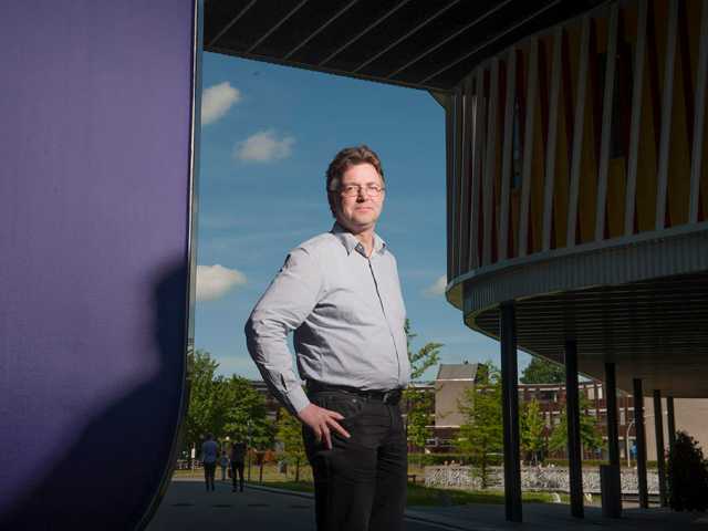 Bart Los is Professor of the Economics of Technological Progress and Structural Change at the Faculty of Economics and Business, the University of Groningen
