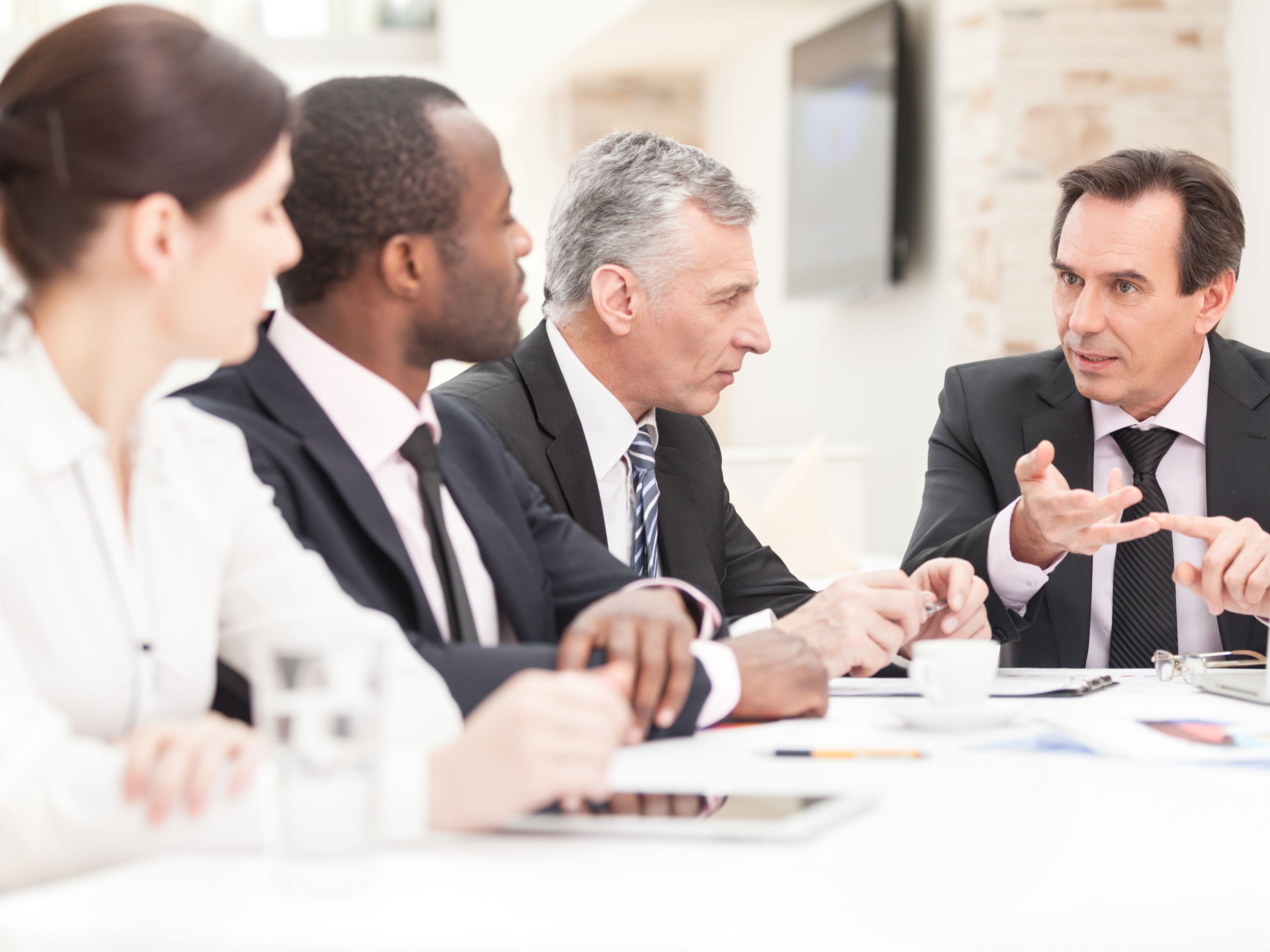 The crisis caused a significant increase in directive leadership behavior &ndash; managers were stricter, reduced autonomy and exercised more control.