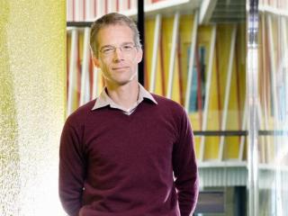 Marcel Timmer is professor at the University of Groningen and director of the Groningen Growth and Development Centre