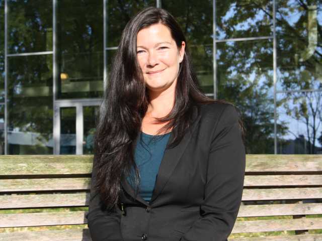 Susanne Täuber is an associate professor and Rosalind Franklin Fellow at the Faculty of Economics and Business of the University of Groningen.