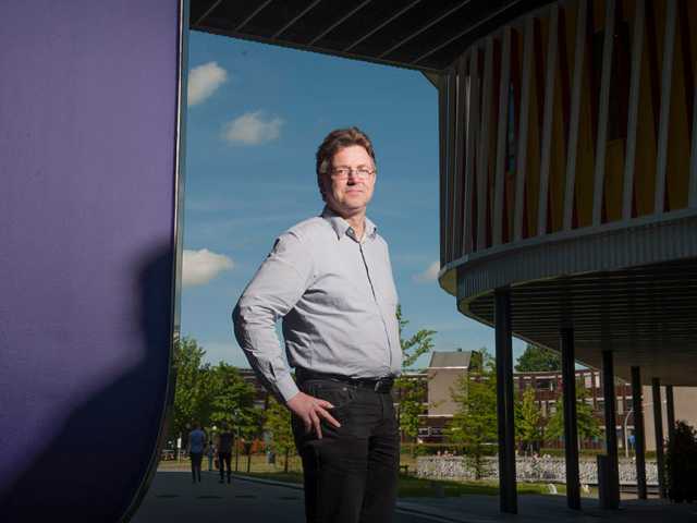Bart Los is Professor of the Economics of Technological Progress and Structural Change at the Faculty of Economics and Business, the University of Groningen