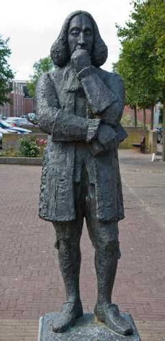 Spinoza statue in Rijnsburg (photo: Van der Krogt)