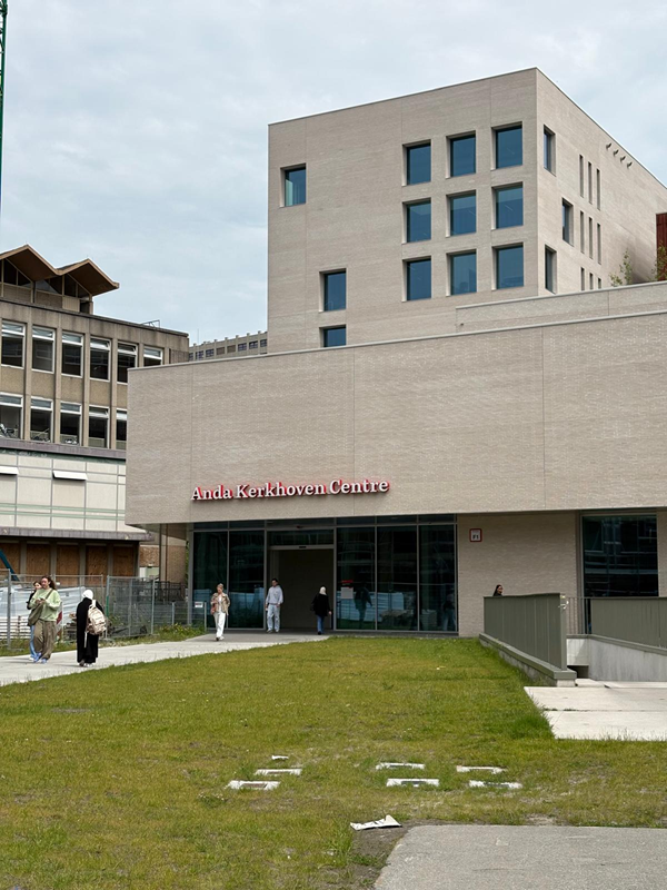Entrance to Anda Kerkhoven Centre