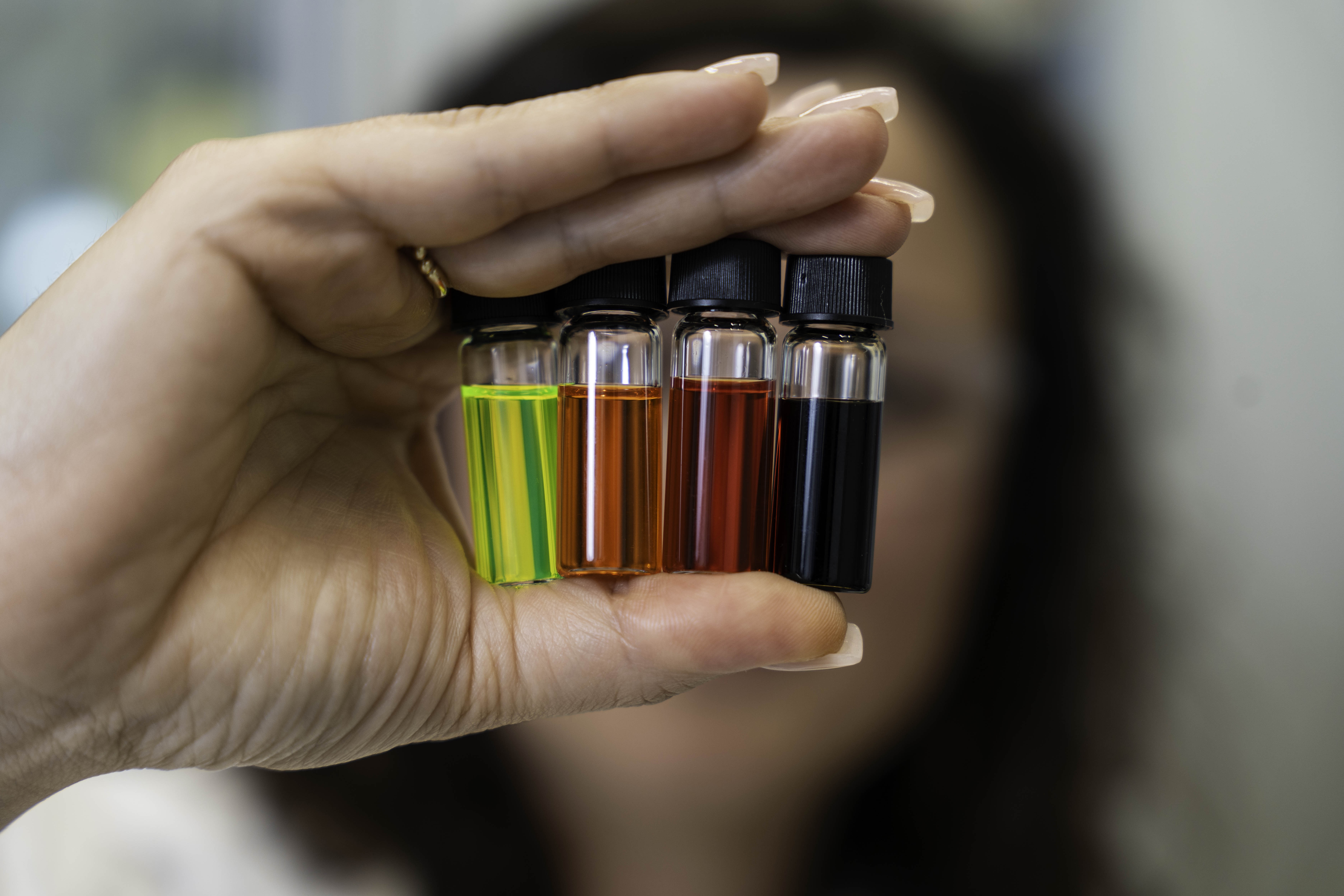 Verschillende flesjes met gekleurde inkt