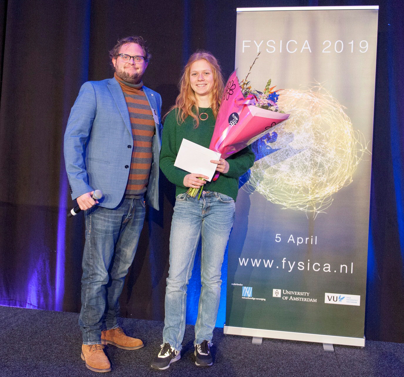 Marit Fiechter received the SPIN prize from NNV Chair Diederik Jekel