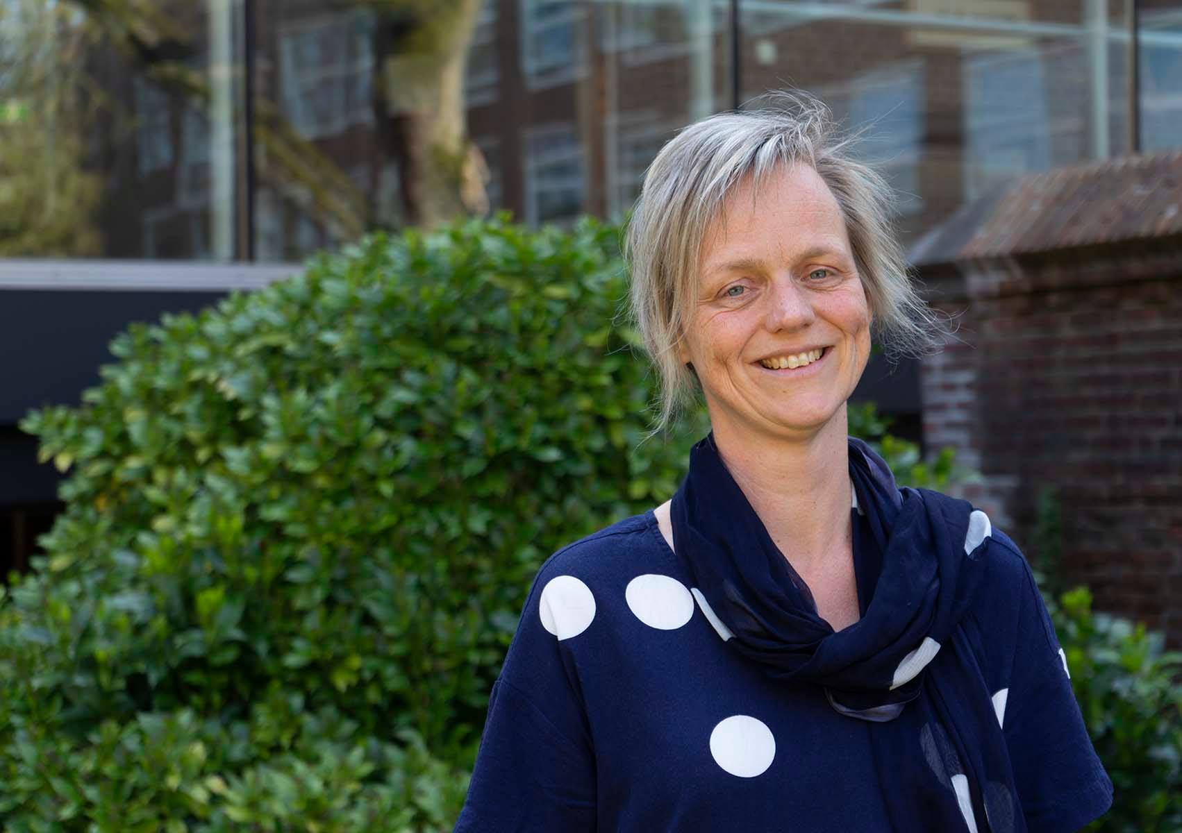 Dr Hanneke Muthert