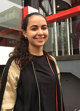 Nasira, eerstejaarsstudente AOLB