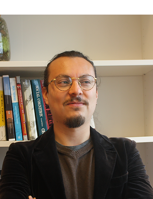 
						Testimonial van	lecturer Cristhian Martinez