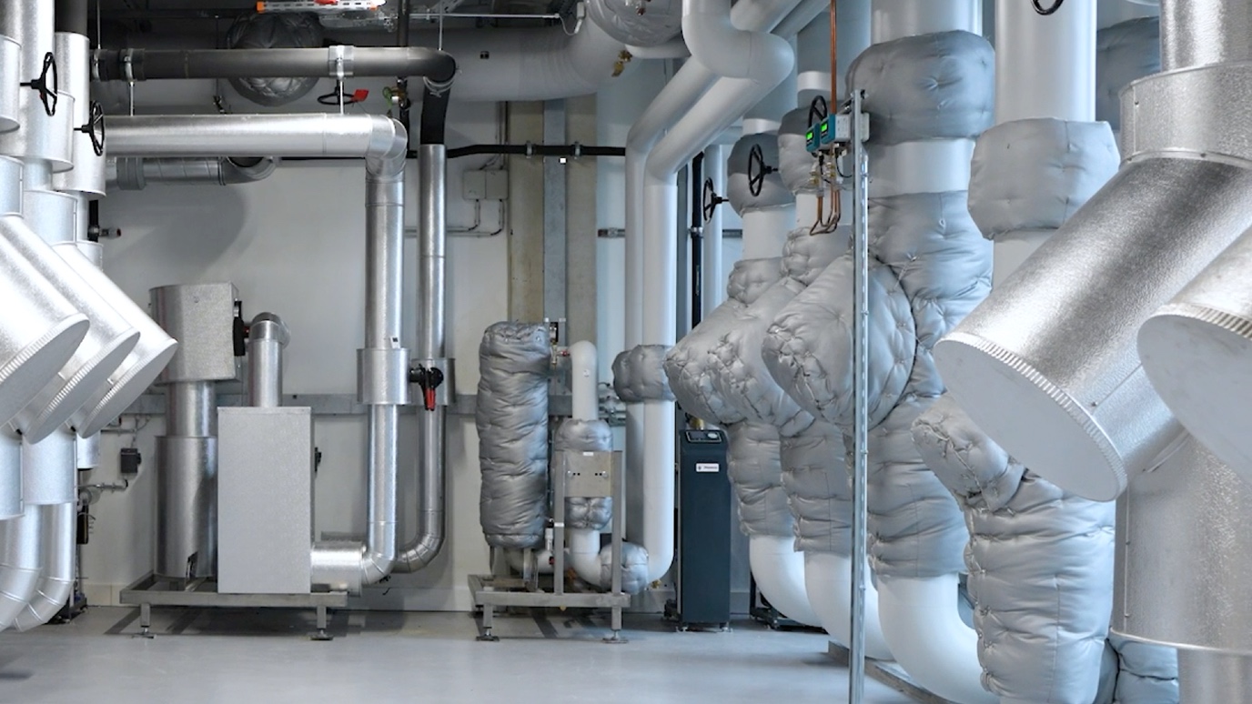 Voorbeeld in Feringa Building | Leidingen en appendages met isolatiematrassen