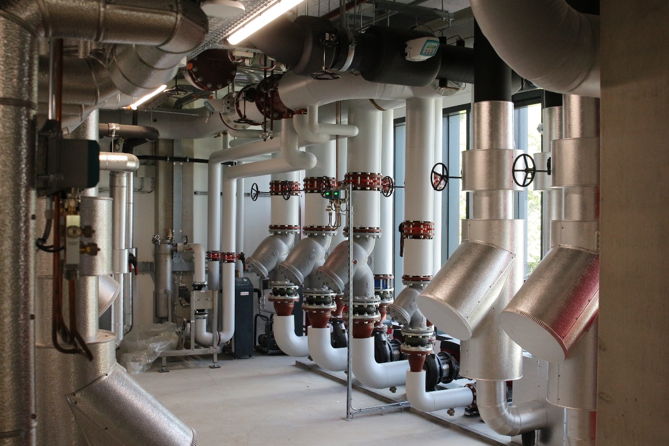 Voorbeeld in Feringa Building | Leidingen en appendages zonder isolatiematrassen 