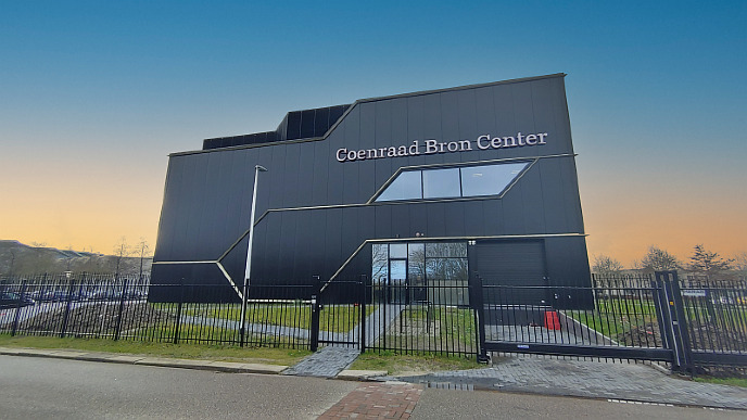 Coenraad Bron Center, Zernike CampusCapital Steps | Coenraad Bron datacenter RUG