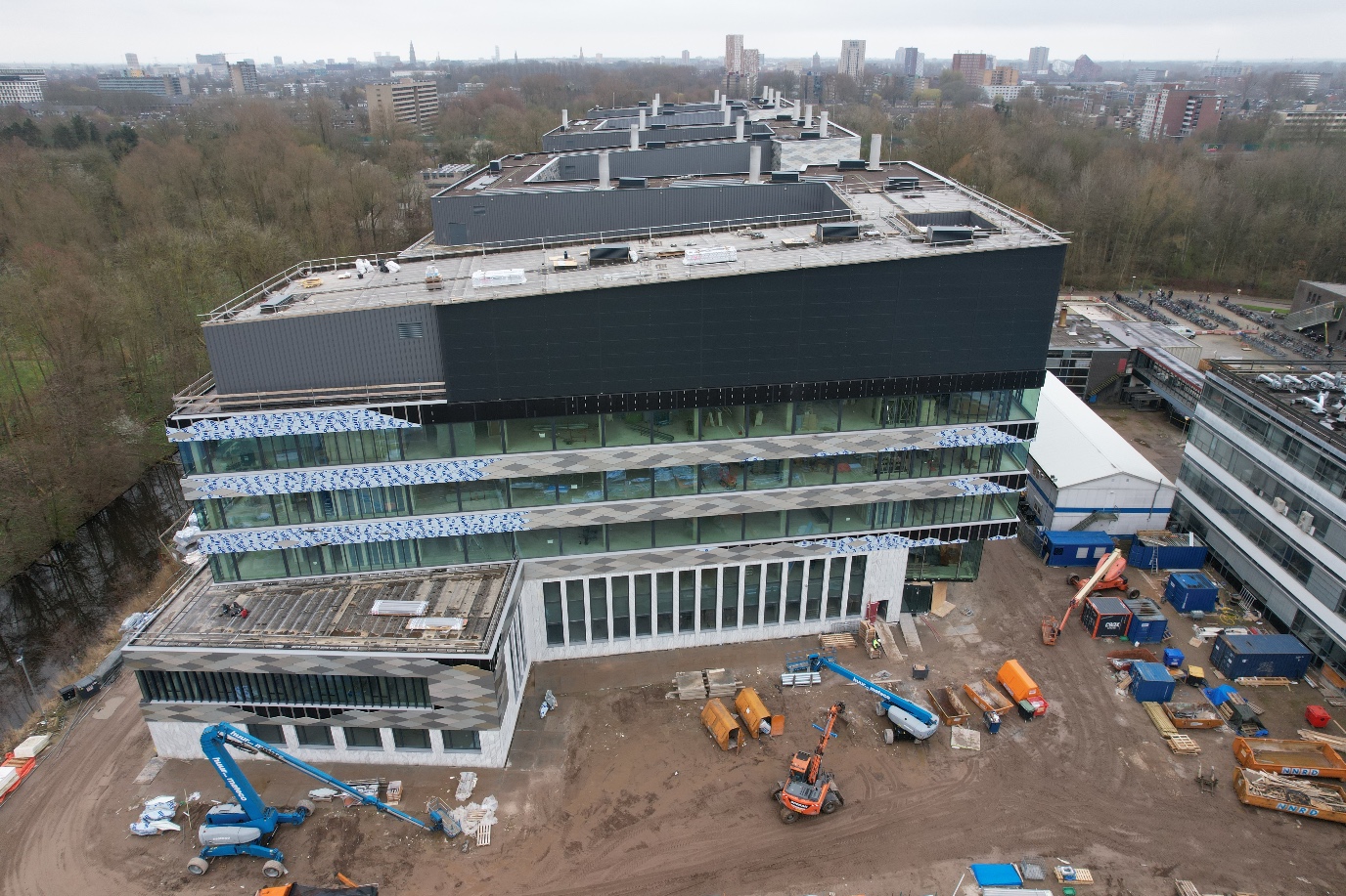 Fase 2 van Feringa Building in aanbouw