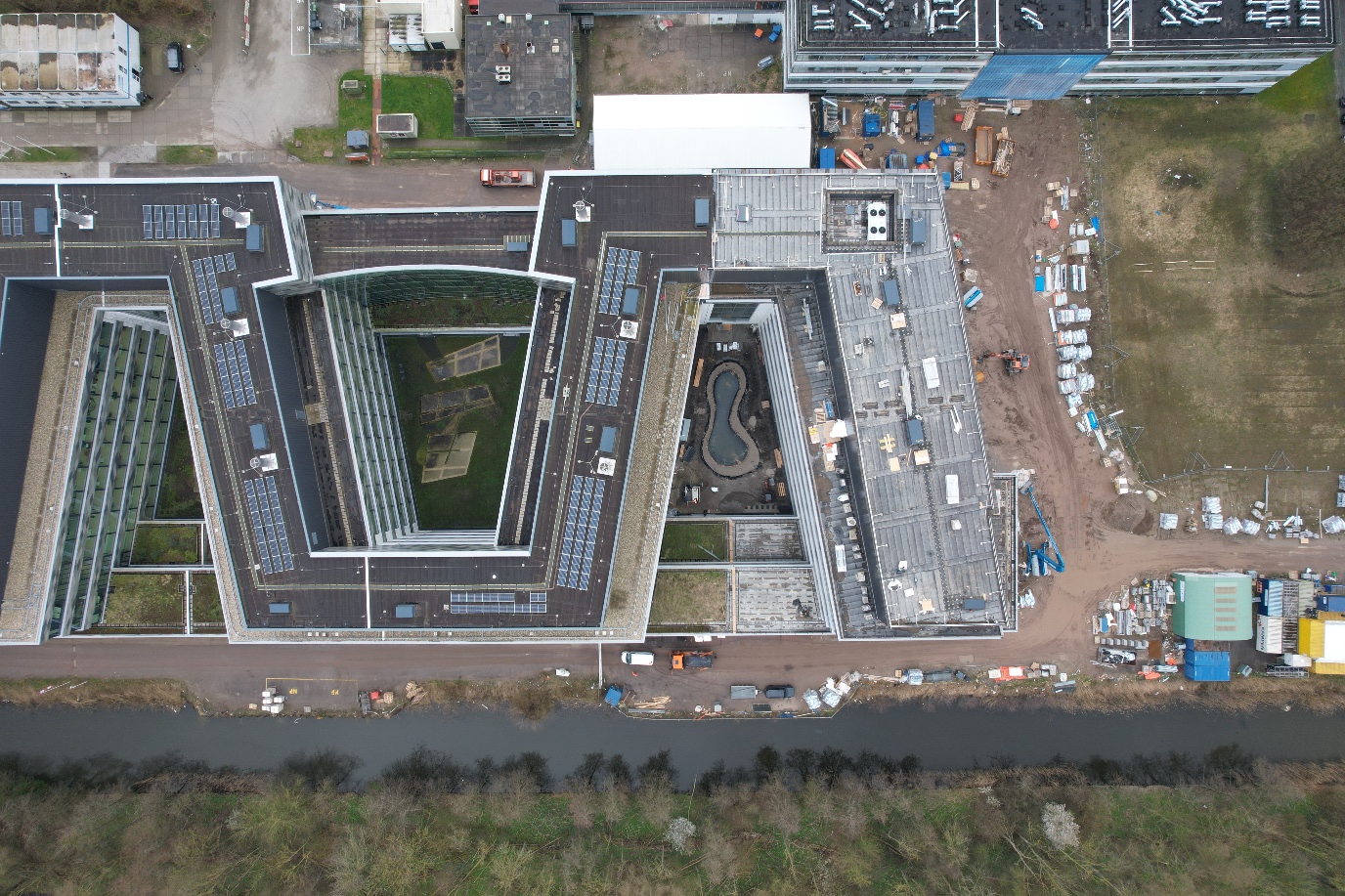 Fase 2 van Feringa Building in aanbouw