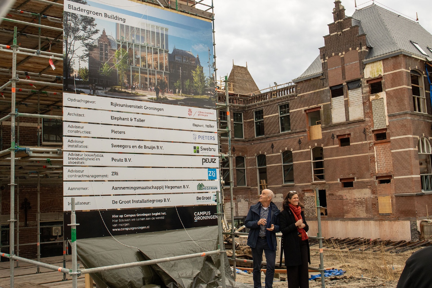 Hans Biemans (CvB) en Joke Fleer (UCG) hebben net de nieuwe naam onthuld