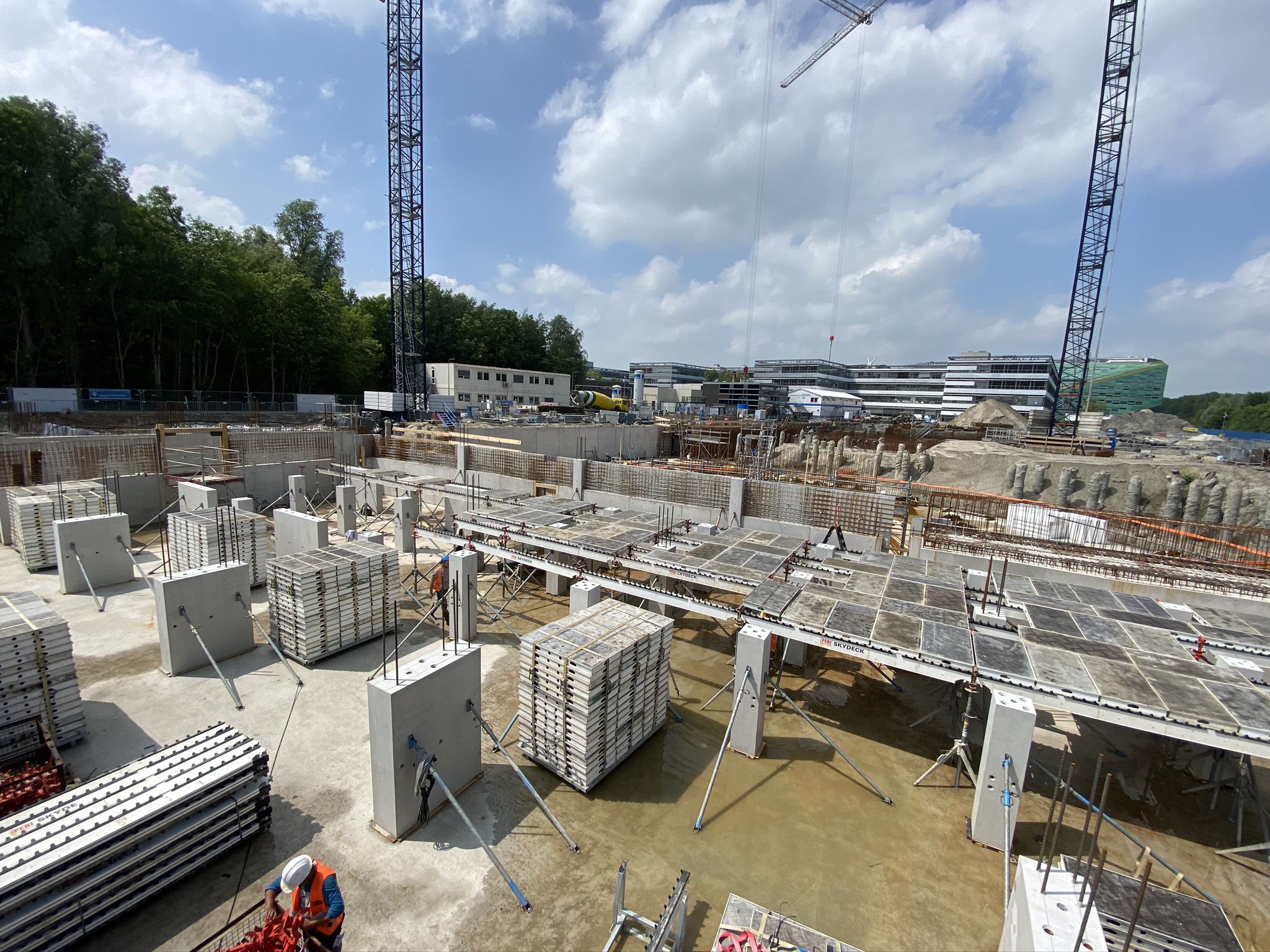 June 2020 | Preparing the floors of the clean rooms