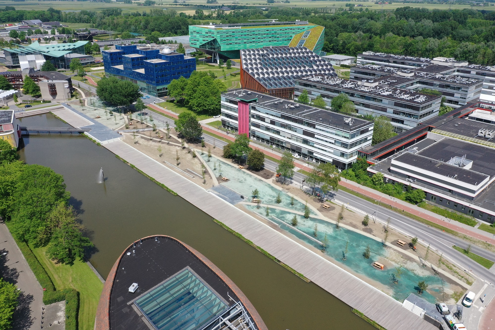 Duisenbergvijver met nieuwe vlonder en parkomgeving
