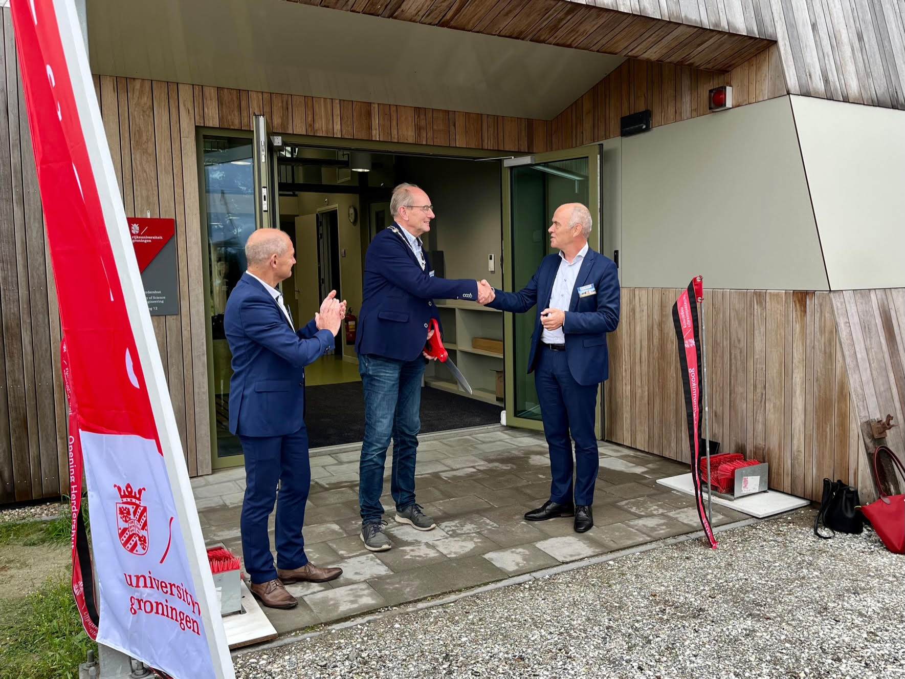 De officiële opening is verrichtThe Herdershut is oficially opened
