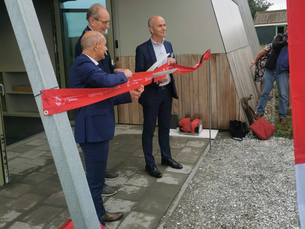 Openingshandeling door decaan FSE Joost Frenken, vicevoorzitter van het CvB Hans Biemans en loco burgemeester Johan Hagen van SchiermonnikoogOpening by FSE Dean Joost Frenken, Vice-Chairman of UG Executive Board Hans Biemans and Deputy Mayor Johan Hagen of Schiermonnikoog