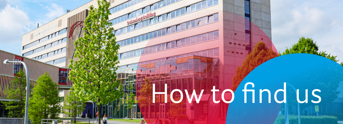 Students in the Plaza of the Duisenberg Building