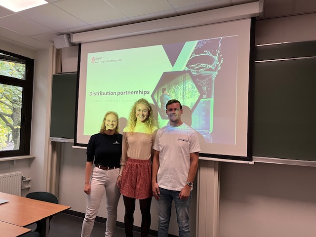 The student group (i.e. Eva, Tessa and Leon) that won the so-called &lsquo;ESBS Case Award 2023&rsquo; for the best case analysis.