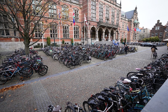 Bicycle parking in front of the academy building