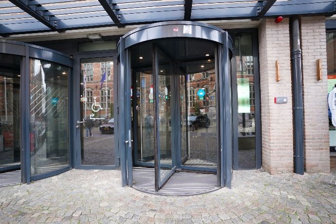 Main entrance with swing doors
