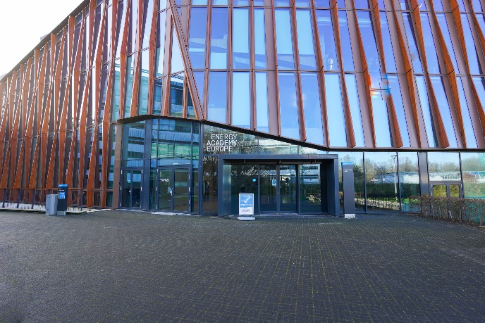 Back of the building, entrance with sliding doors