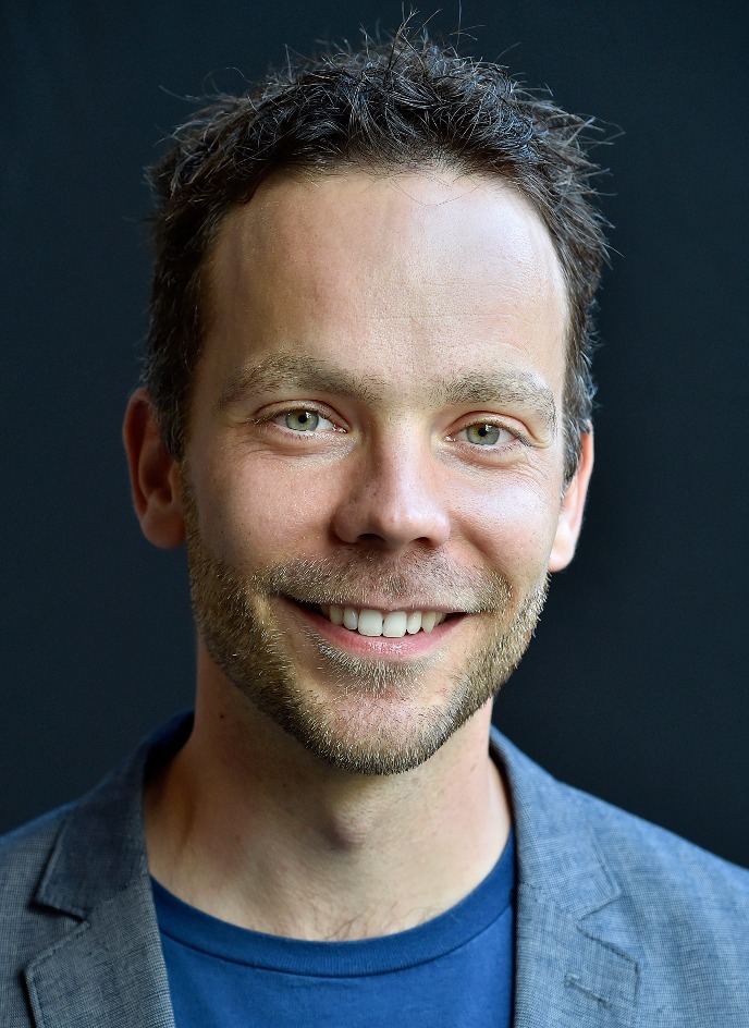 dr. C.J. (Casper) van der Kooi