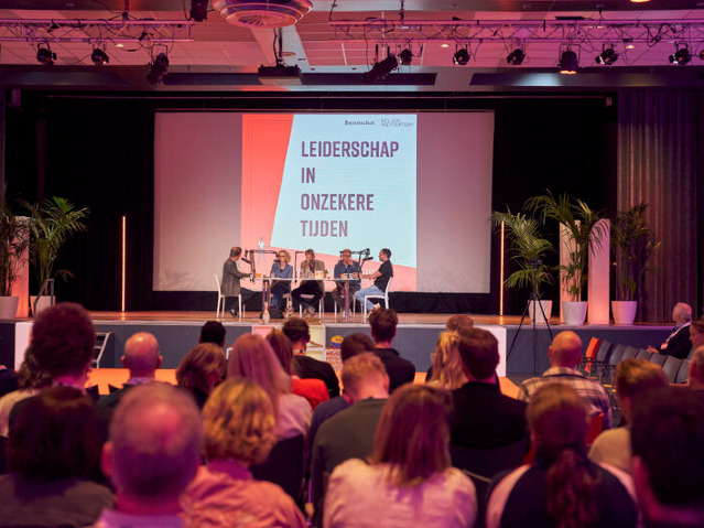 De podcastopname tijdens de Leadership in Performance Conference XL van TeamNL