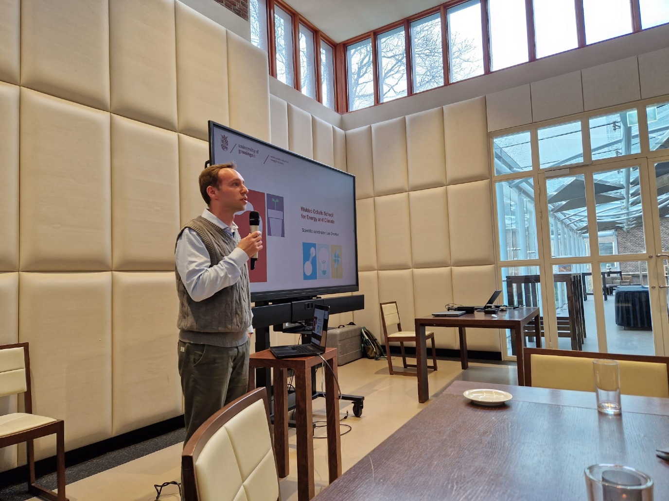 Presentatie door prof. dr. Bayu Jayawardhana