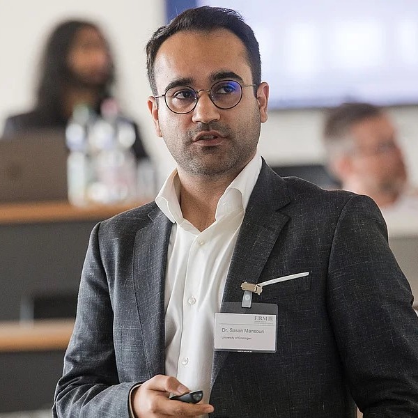 JTS Scholar Sasan Mansouri onderzoekt de &lsquo;blabla&rsquo; van bedrijven