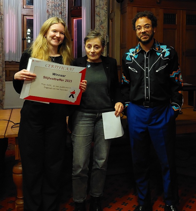 Left to right: winner Julie Damwichters, jury chair Pauline Durlacher and guest writer Raoul de Jong