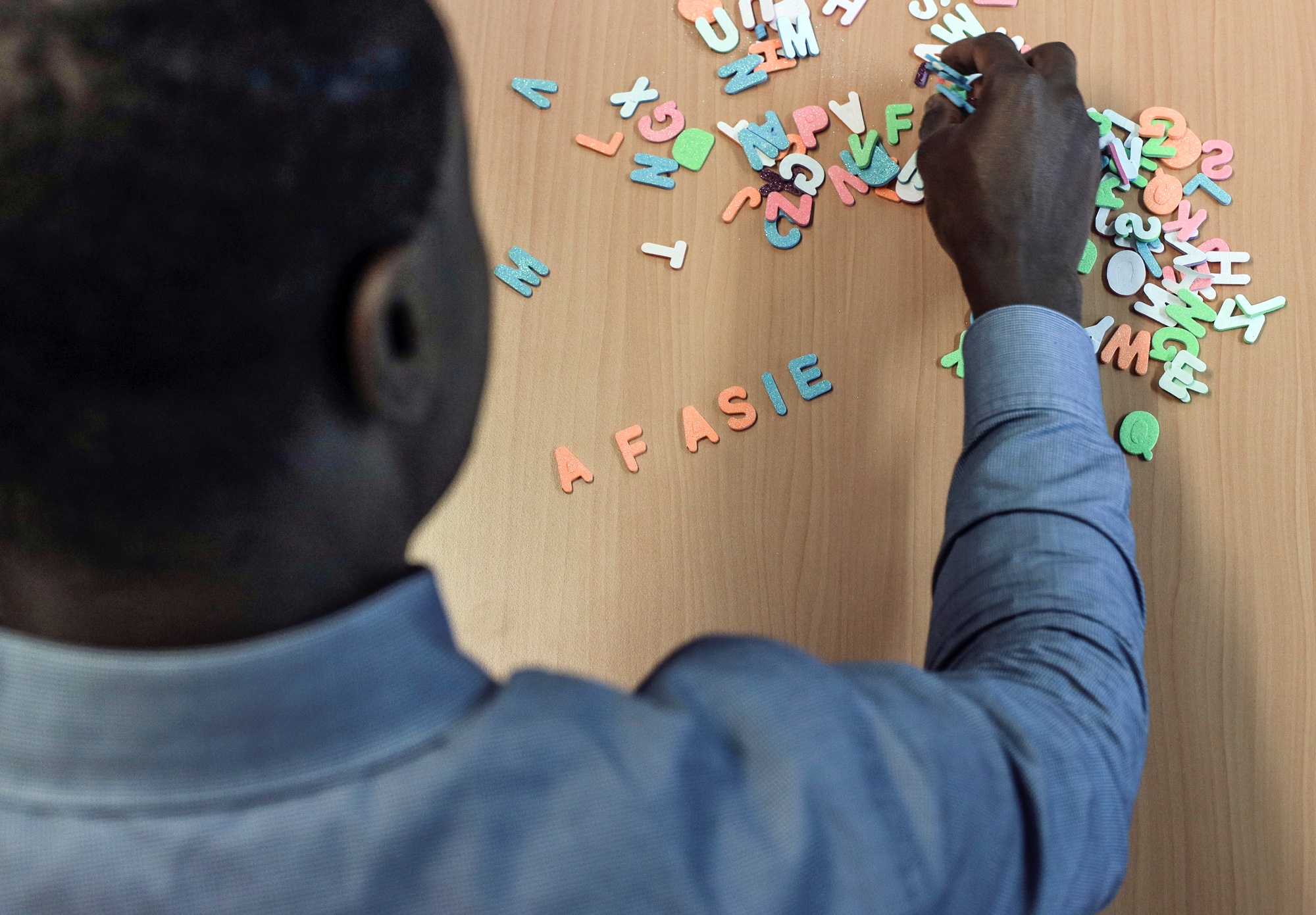 Frank Tsiwah maakte kennis met mensen met afasie als gevolg van een beroerte: "Het ging me echt aan het hart om hen zo te zien worstelen met taal."