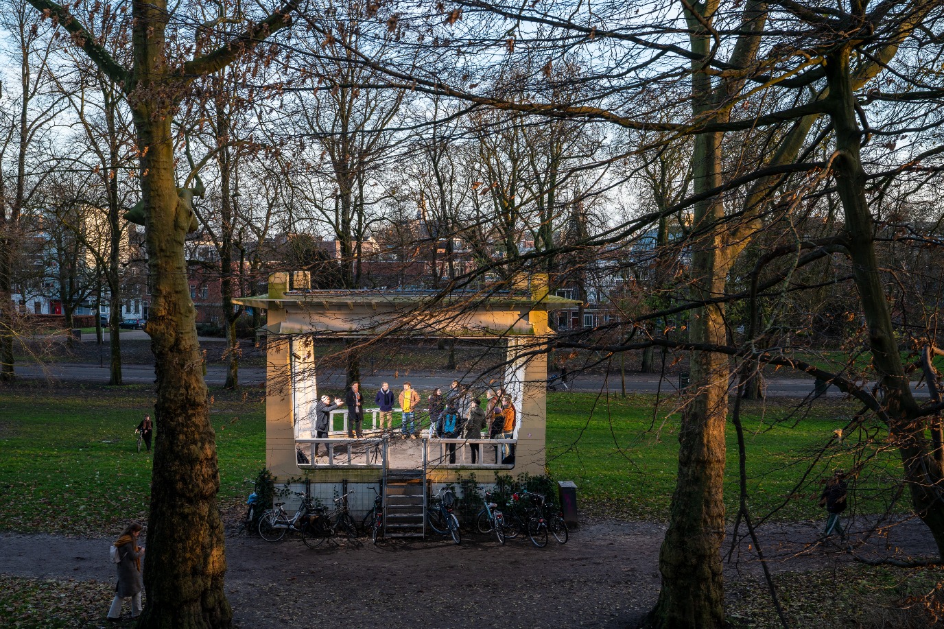 Tonelli zou graag vrijheid en plezier in muziek graag willen vertalen naar grootschalige, community-achtige muziekprojecten, het liefst met jonge mensen.