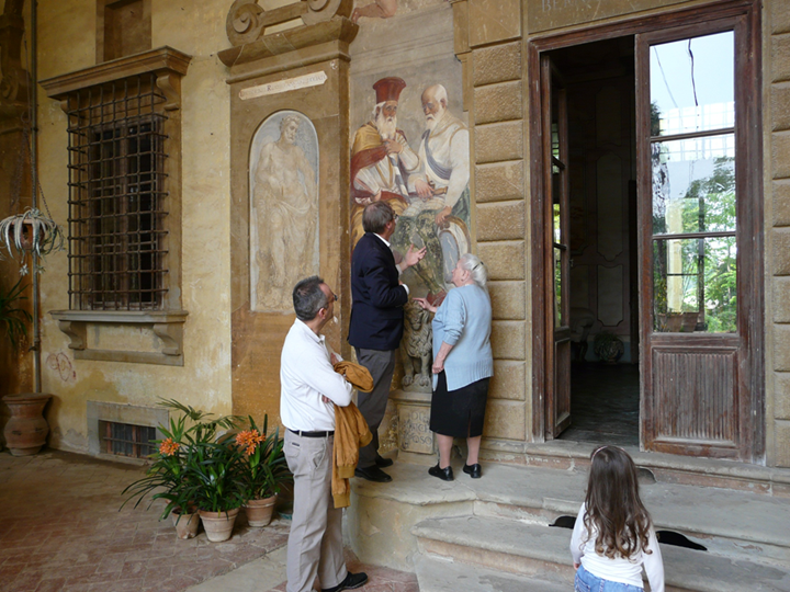 Professor Henk van Veen looking at the frescos in the 16th century villa of Bernardo Vecchietti