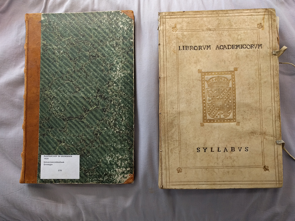 Er waren twee versies van de Librorum academicorum syllabus. Één voor het persoonlijke gebruik van de bibliothecaris (links) en één pronkexemplaar (rechts).