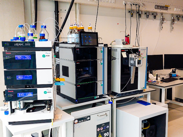 Analytical lab - Stratingh Institute