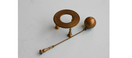 Bol en ring van 's Gravesande: demonstratieproef van de uitzetting van verhit metaal's Gravesande ball and ring used to demonstrate expansion of heated metal